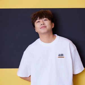 青年女人屄日进好舒服
